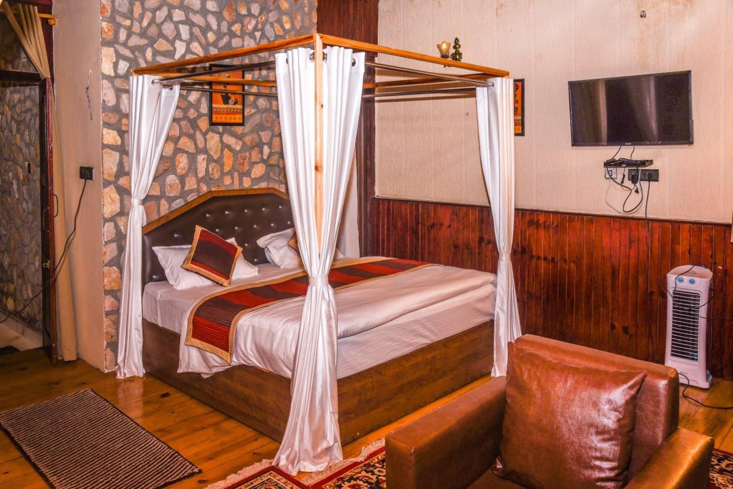 Hotel The Himalayan Heights Satya'S Kasardevi à Almora Extérieur photo
